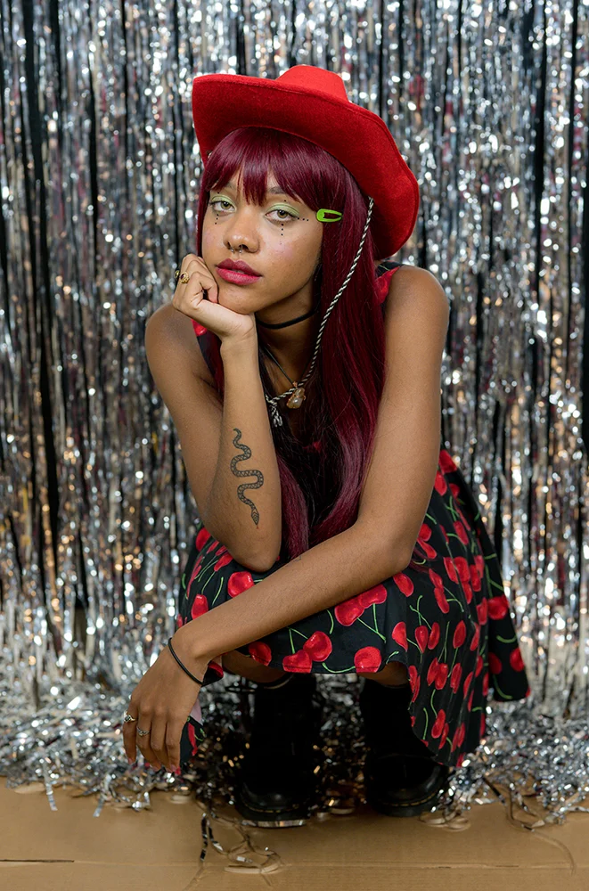 Dee.