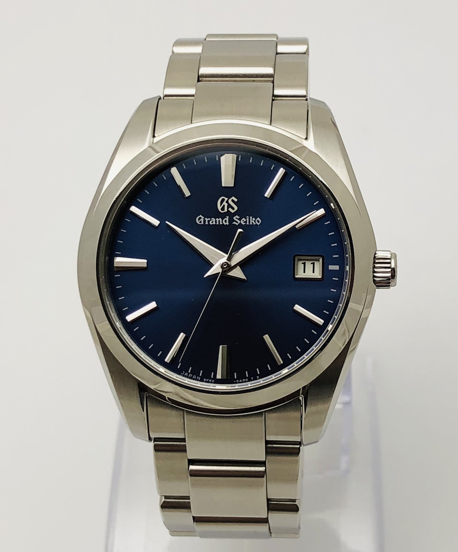 Grand Seiko 2021 Gentleman's Classic Quartz Blue Dial Calendar Steel  Wristwatch Ref SBGX265 with Box and Papers MINT Condition. — About Time