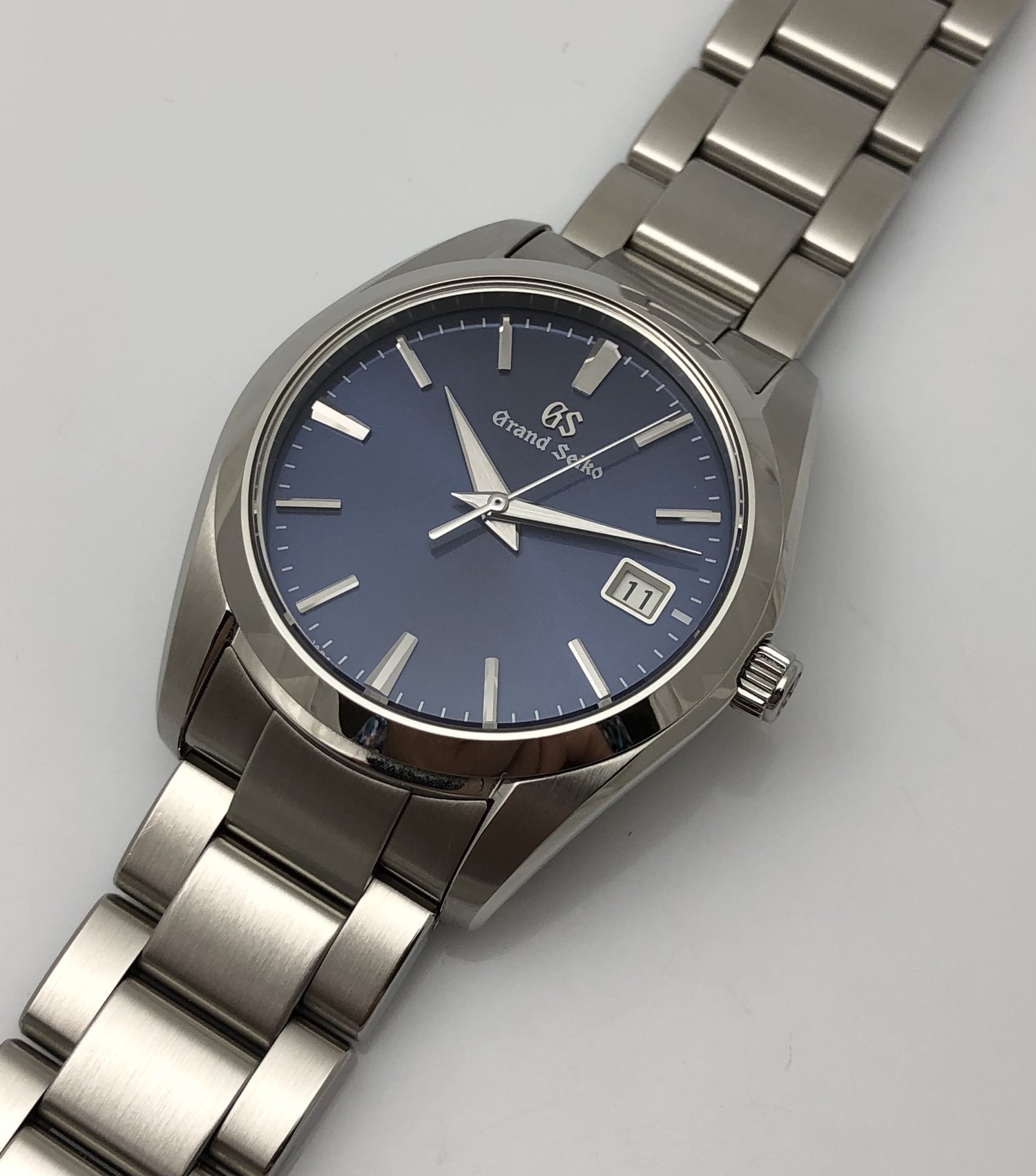 Grand Seiko 2021 Gentleman's Classic Quartz Blue Dial Calendar Steel  Wristwatch Ref SBGX265 with Box and Papers MINT Condition. — About Time