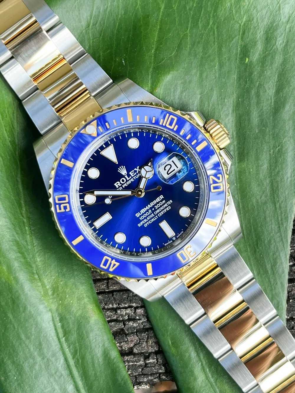 Rolex Oyster Perpetual Submariner BLUESY 18ct Gold Steel Mens Wristwatch  from 2021 Ref 126613LB with Box and Papers — About Time