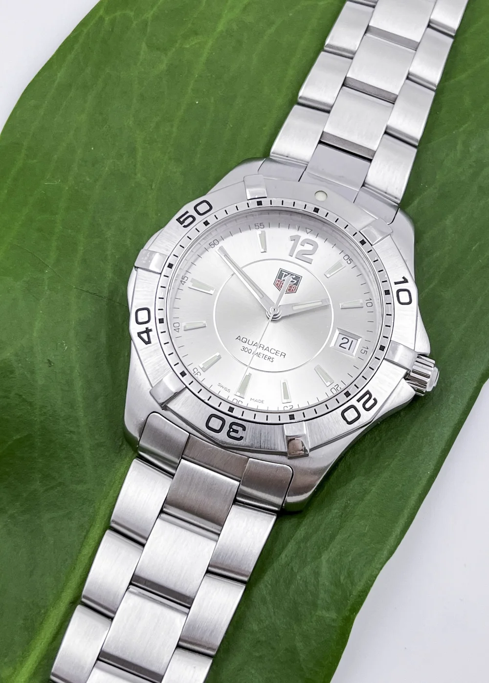 TAG Heuer Aquaracer Quartz Mens Stainless Steel 39mm Wristwatch