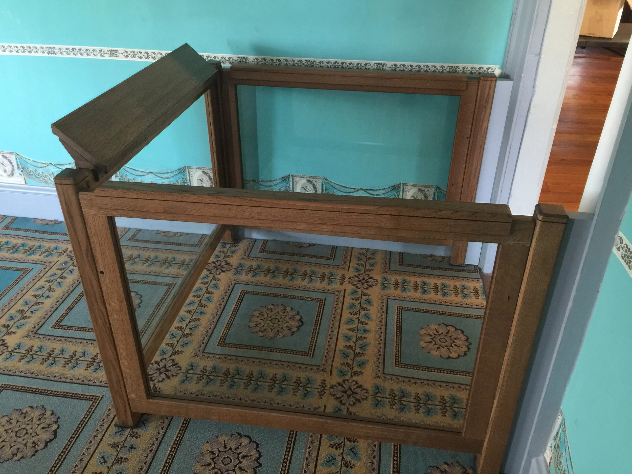 Modular Label Rail and Barrier System