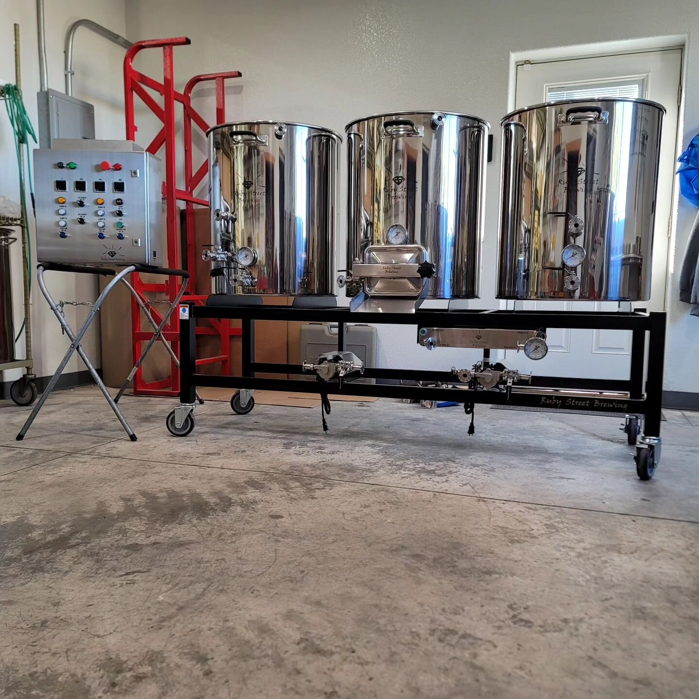 Just finished up this ONYX 1 BBL electric brewing system.  This is the HERMS version with a 100 amp double batching control panel.  The ONYX systems are very competitively priced 1 BBL brewhouses with awesome standard features like grain out manway, 