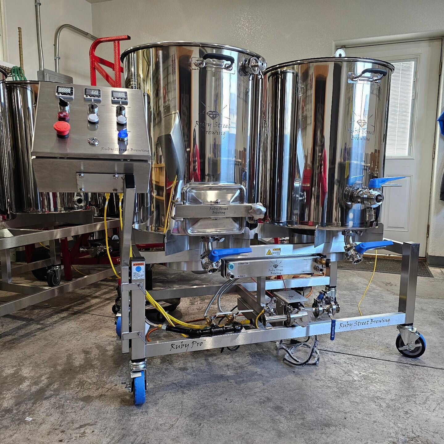 Another 1 BBL Ruby Pro headed to Nashville, TN!
Our 2 vessel Pro is the perfect space-saving pilot for breweries that already have an HLT in place.  These Pro systems include many awesome features, but we think the most important one is the unrivaled