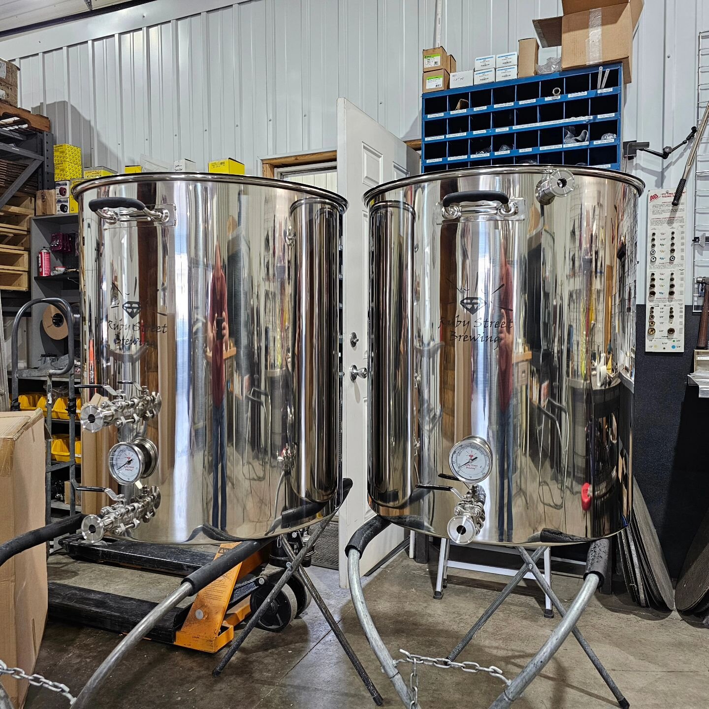 Need some custom kettles?  We offer built to order kettles in 15.5, 25 and 50 gallon sizes.  We can outfit your kettles with fully welded sanitary fittings or our proprietary rock solid weldless fittings as needed to match your budget and specific ne