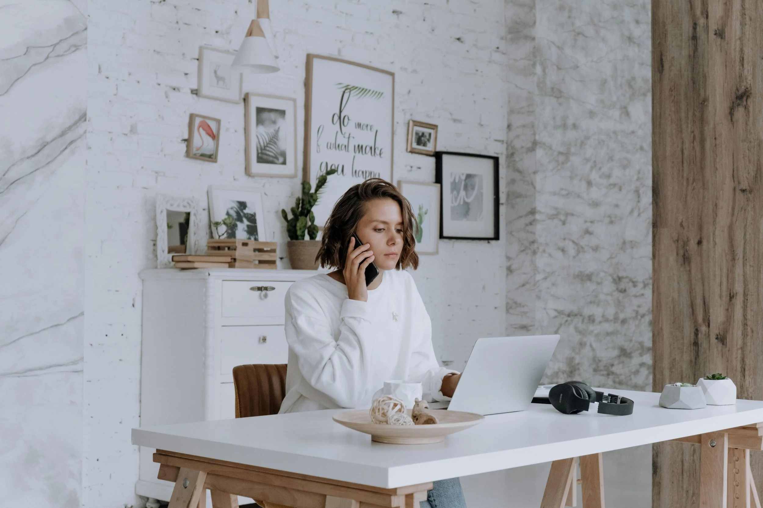 How to Start a Service Business (Beginner Guide)