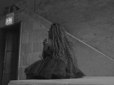 mo (black)