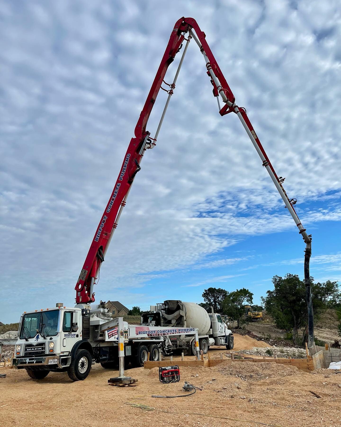 Progress at The Views of Crystal Falls #customhome #customhomes #customhomebuilder #customhomebuilders #austinbuilder #austinbuilders #luxuryhomes #luxuryrealestate #mansion #austinhomedesign