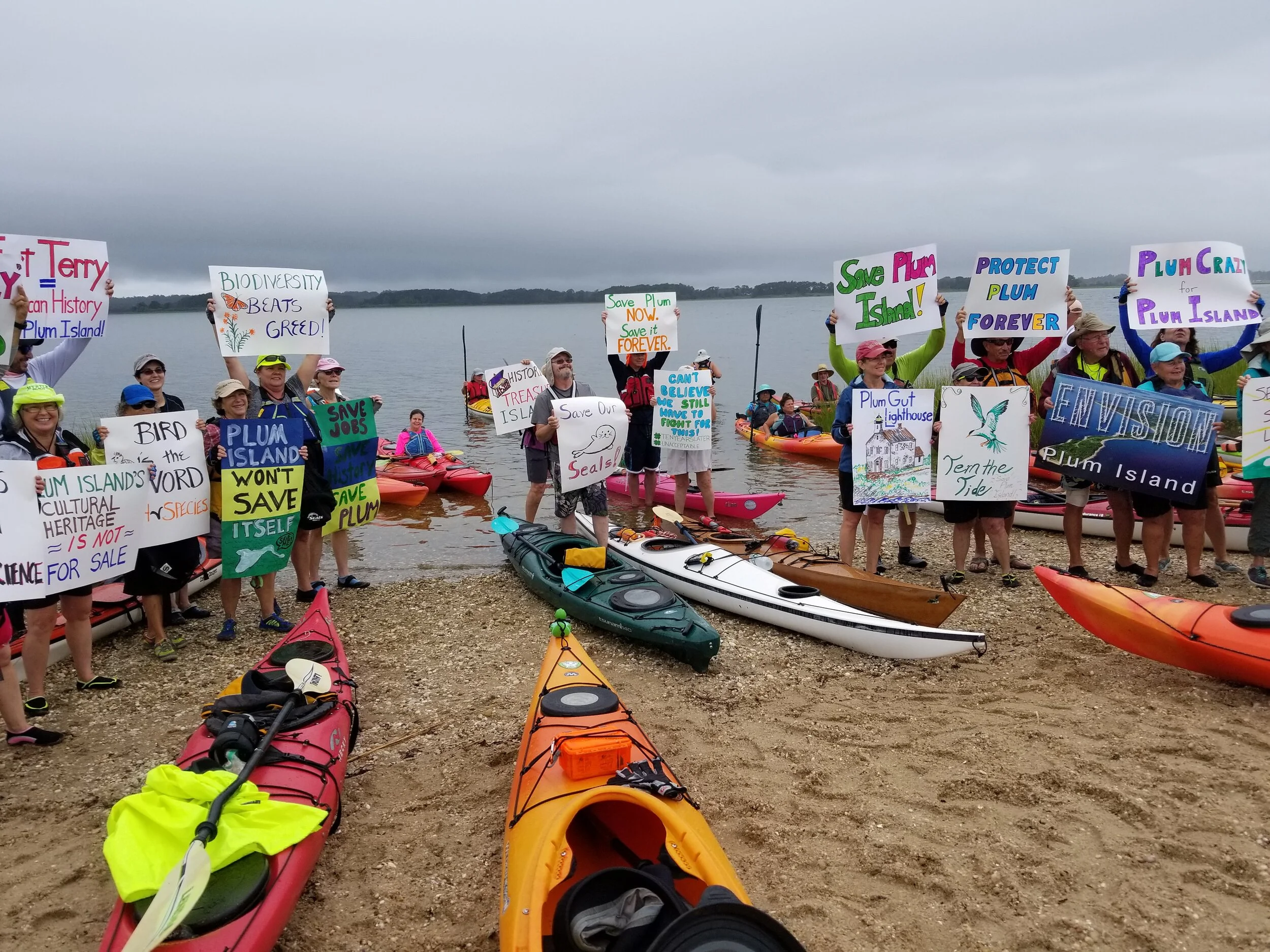 Plum Paddle Kayaks Signs Moneyshot.jpg