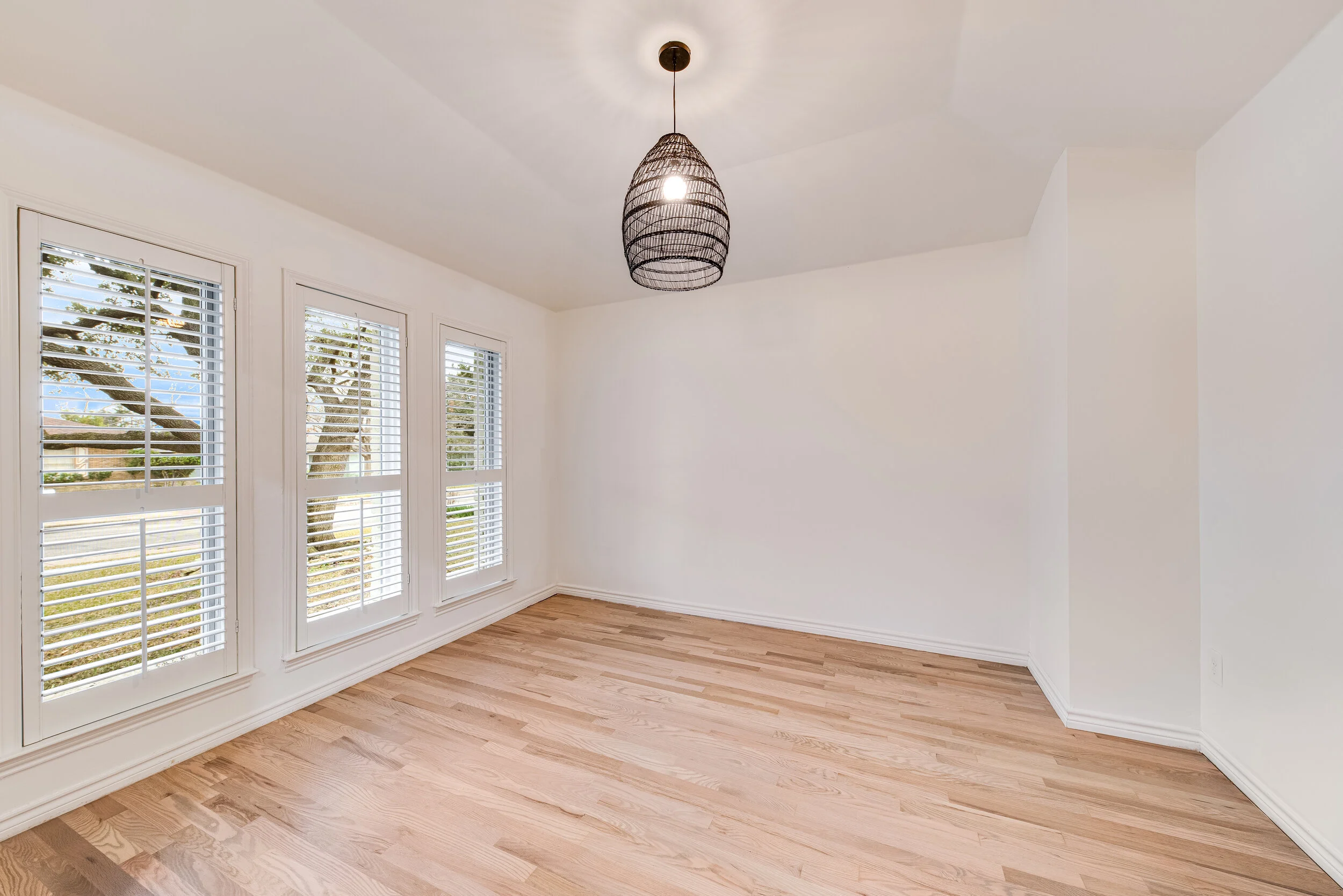 7411 lynworth dr-9-2.JPG