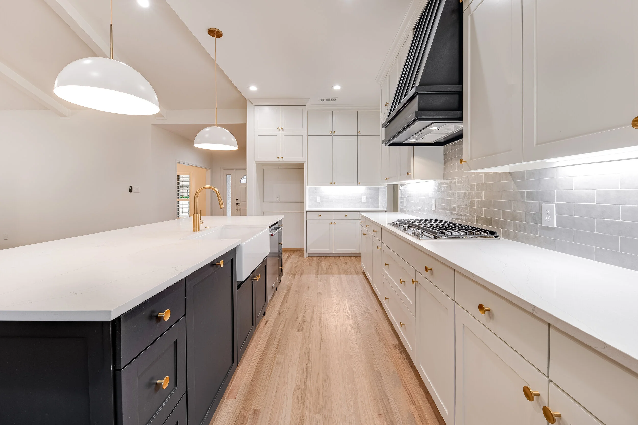 7411 lynworth dr-8.JPG
