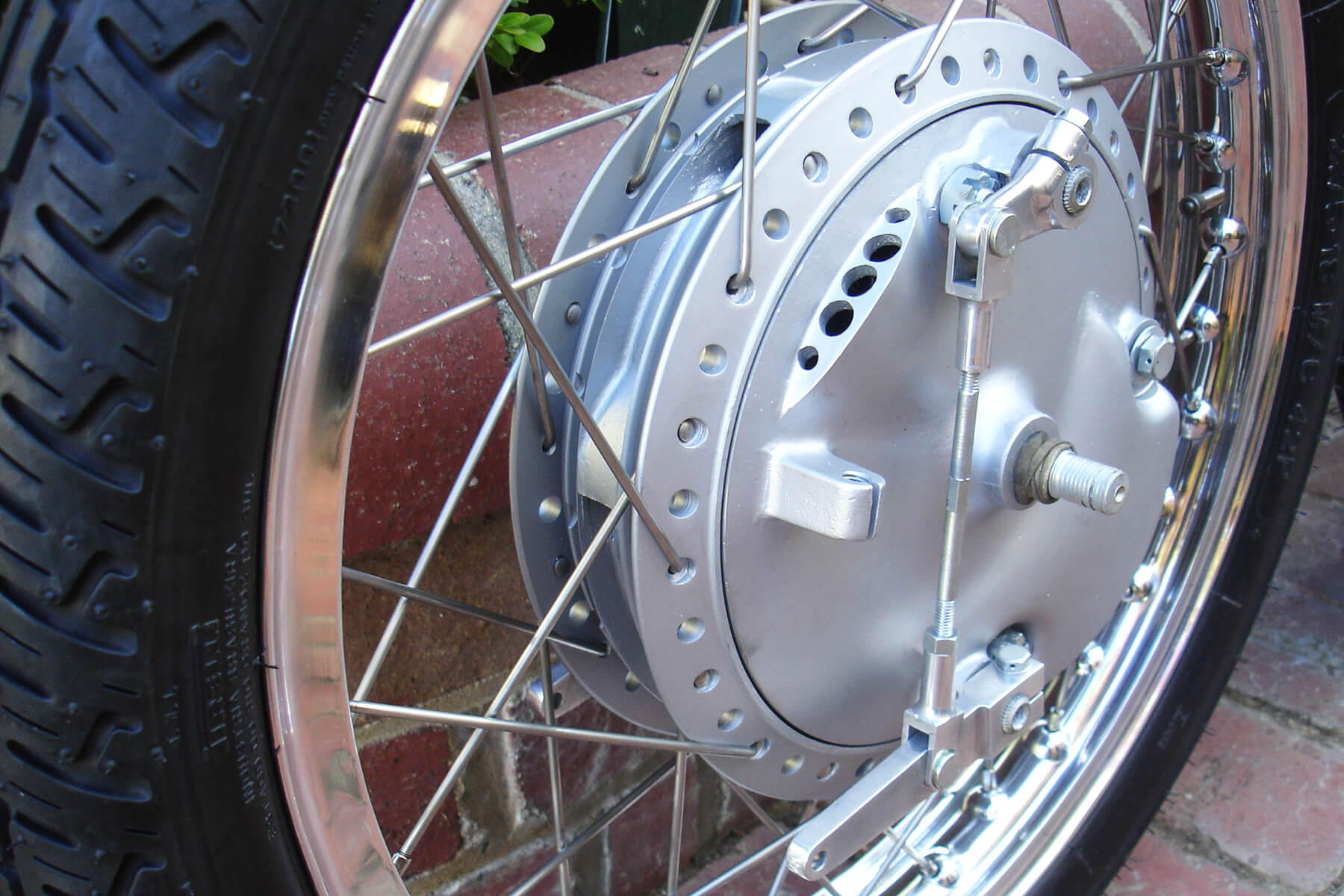 Kawasaki A1R front hub.