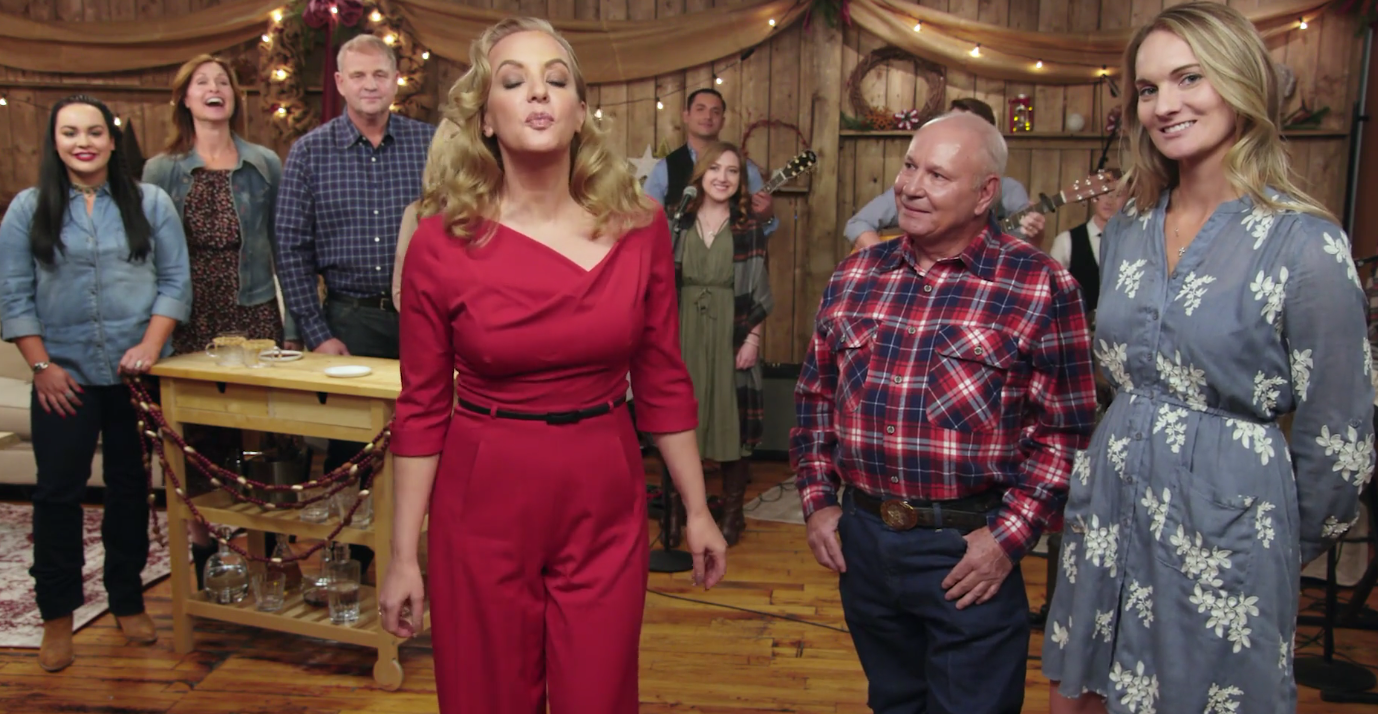  American Pecan Council Produces Holiday Entertainment!