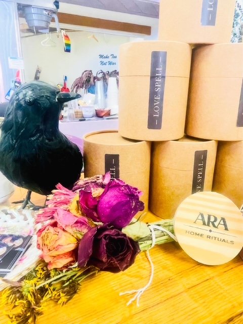 Ara love spell candles pyramid 1.jpg