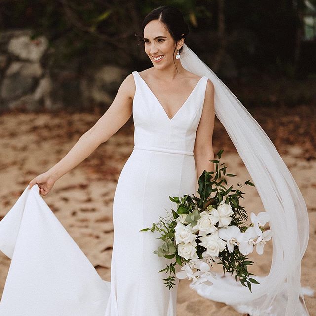 Beautiful bride Candice, a natural beauty 💖 
Photography by @matthew_evans_photography .
.
.
#makeupartistscairns #cairnsmakeupartists #bridalmakeup #bridalbeauty #weddingmakeup #weddingmua #makeupartistaustralia #bridegoals #bridal #beauty