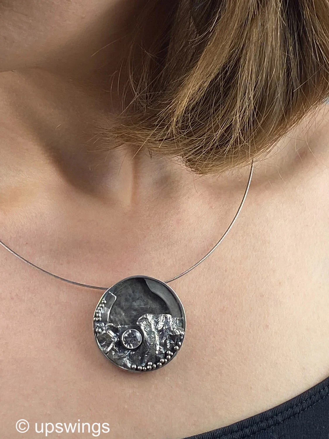 Sapphire-sea-pendant-L-s.jpg