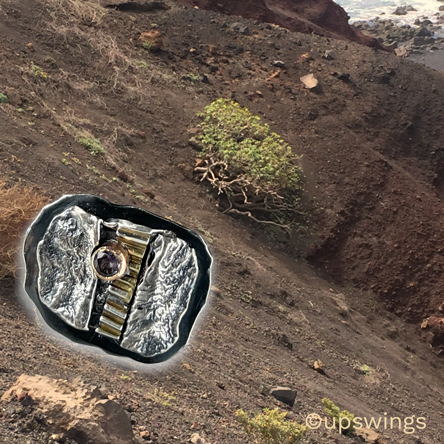 Reticulated-silver-ring-gold-accent-Upswings-plus.png