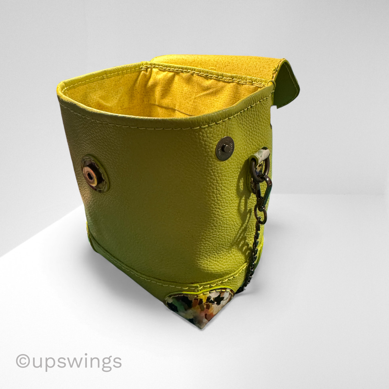 Upswings-9012-Kerigreen-open2.png