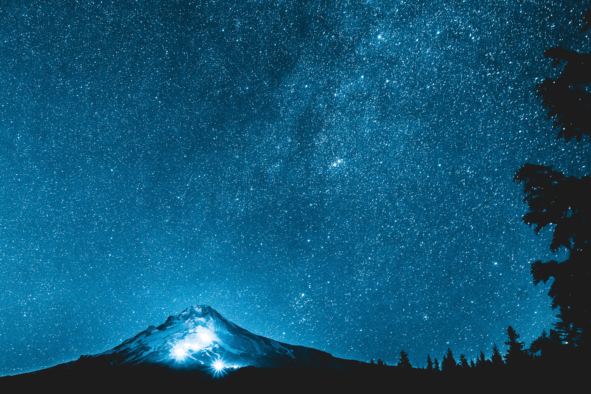 2 Mount Hood Stars Oregon Astro Trillium Lake.jpg