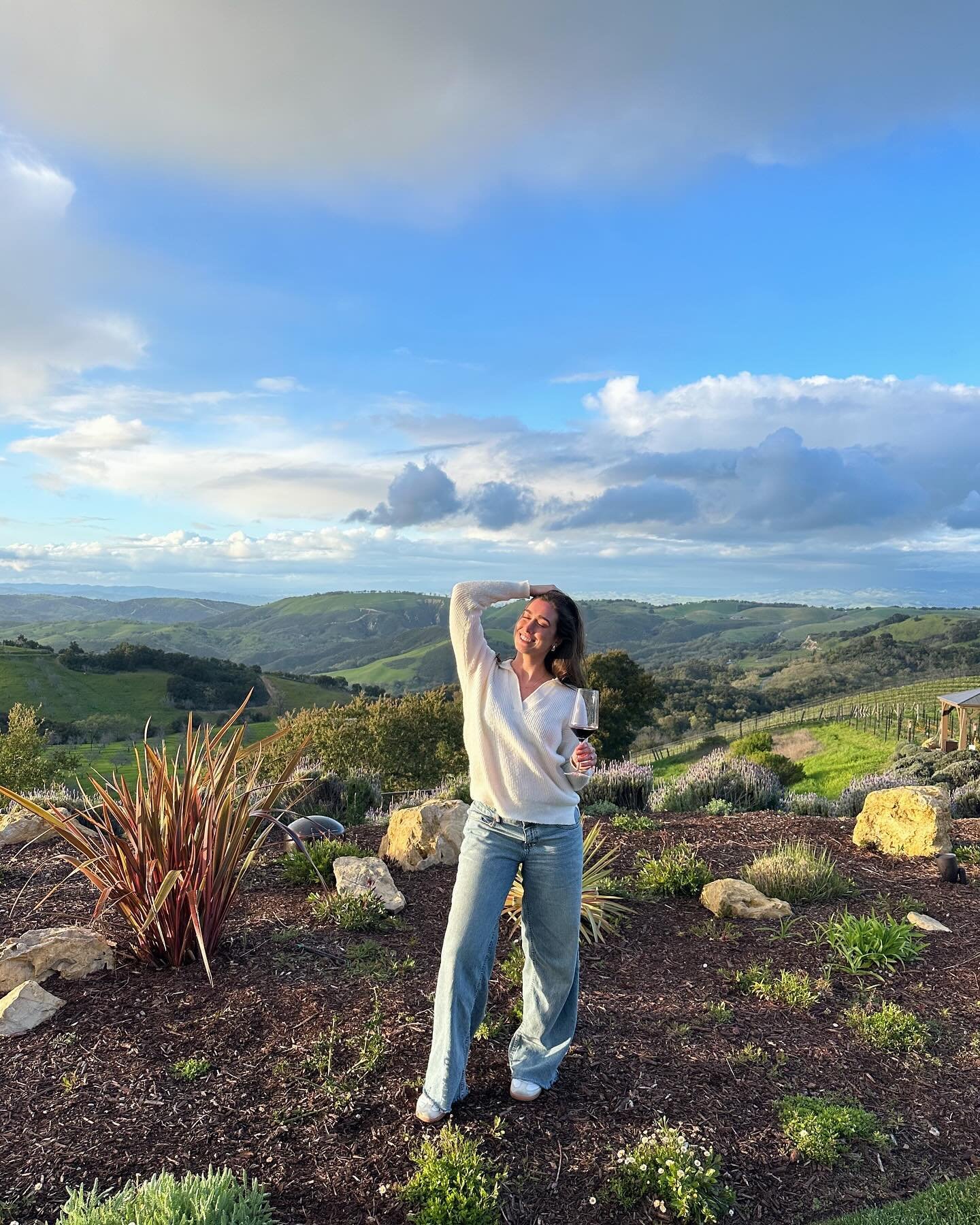 in honor of heading out this weekend on my next Visit California shoot with @beautifuldestinations 📸 a look at our last trip:
1. DAOU Vineyards in Paso Robles, CA
2. ^^ - the views, charcuterie + wine are 100/10 @daouvineyards 
3. renting a vintage 