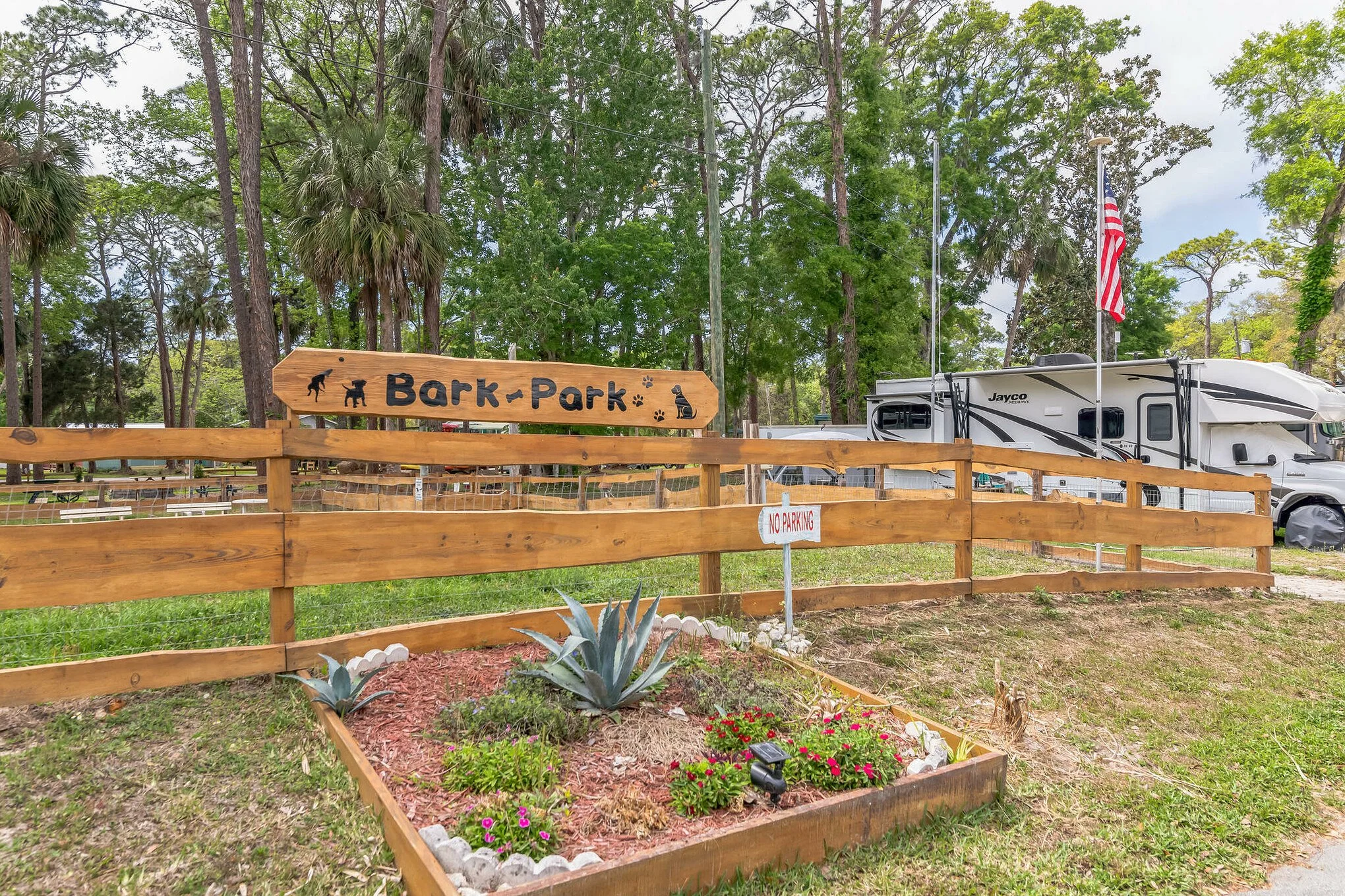 Eleanor Oaks RV Park in Yankeetown, Florida