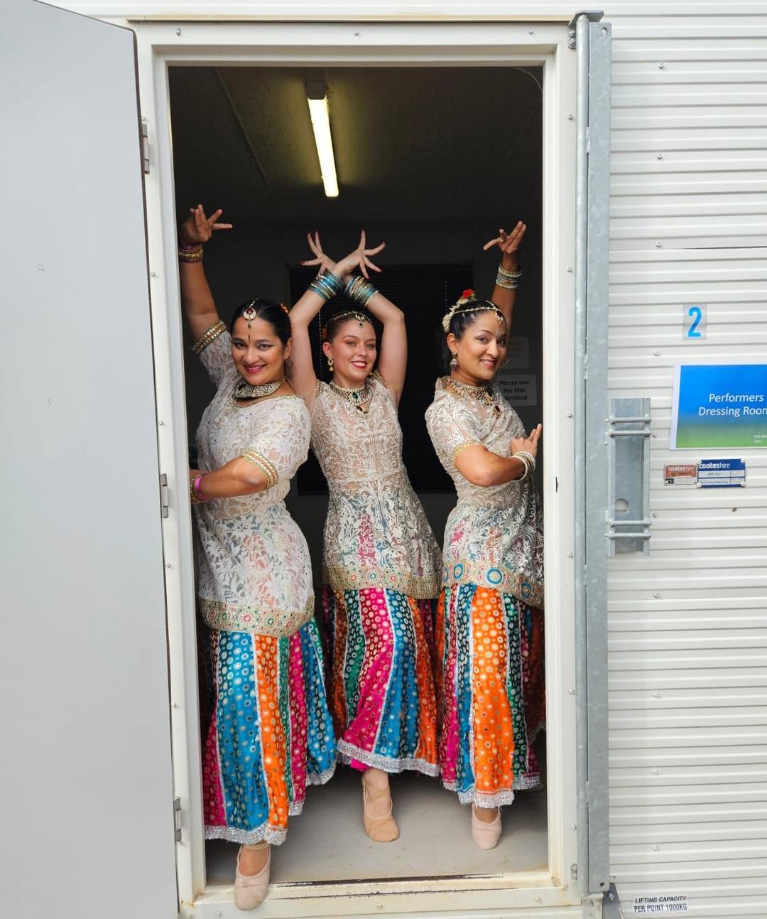 Don&rsquo;t mind us&hellip;.just a quick trailer shoot, and I guess a construction zone too?? 🙈🙊

Changing up our regular style performing at the Family Fun Day for Western Sydney Airport and we had so much fun!! 

#westernsydney #airport #bollywoo