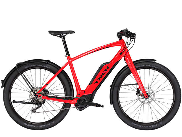 Super Commuter+ 8S is an e-bike commuter whose performance is matched only by its style. This electric bike is made for fast commuters who favor the high-performance ride characteristics of a Bosch pedal-assist system that helps you sustain speeds of up to 45 km/h, riders who appreciate great design, and anyone who's tired of waiting in traffic and paying for parking.