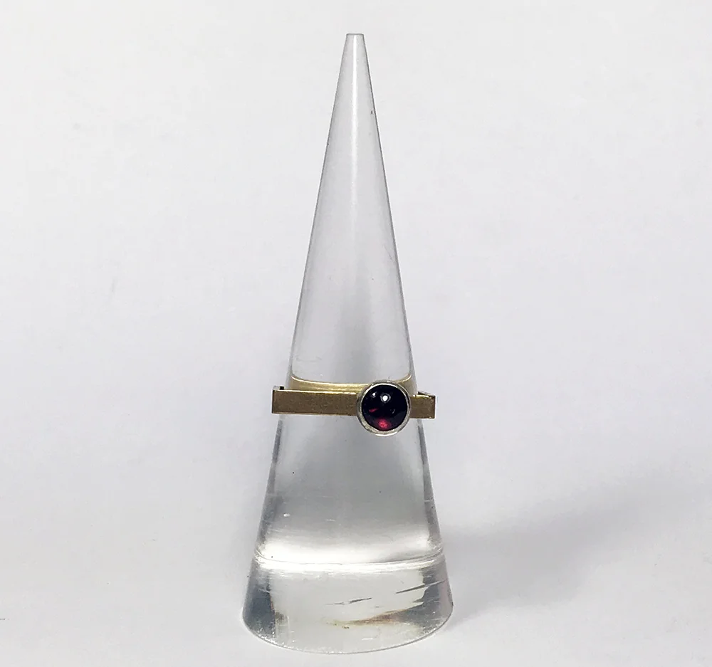 small_garnet_square_2.jpg