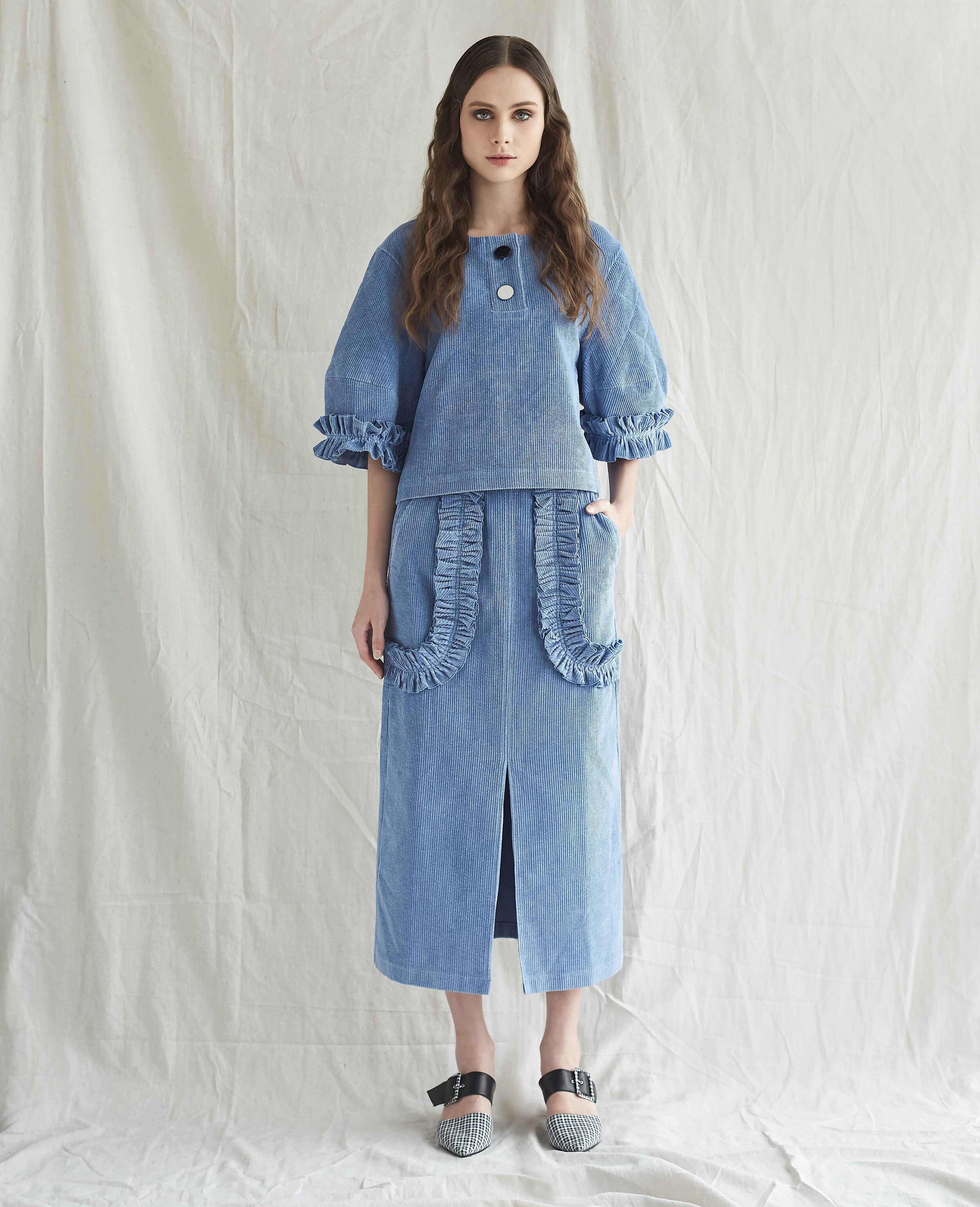 New arrival- Ruched sleeve crop top