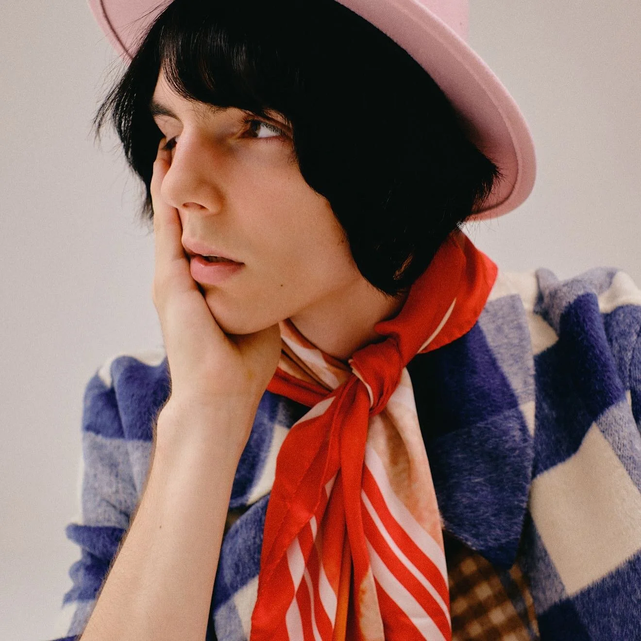 AW20 plaid double faced wool coat (unisex)

PHOTOGRAPHY  CHEE WEI @chee_wei
STYLING  SAMANTHA LEE @samantha_______ljx
HAIR  KEITH ONG @keithstyling
MODEL｜MATEUS @ WU MODELS @wumodels

#fashion#fashionstyle#fashionphotography#editorial#simonmo#fashion