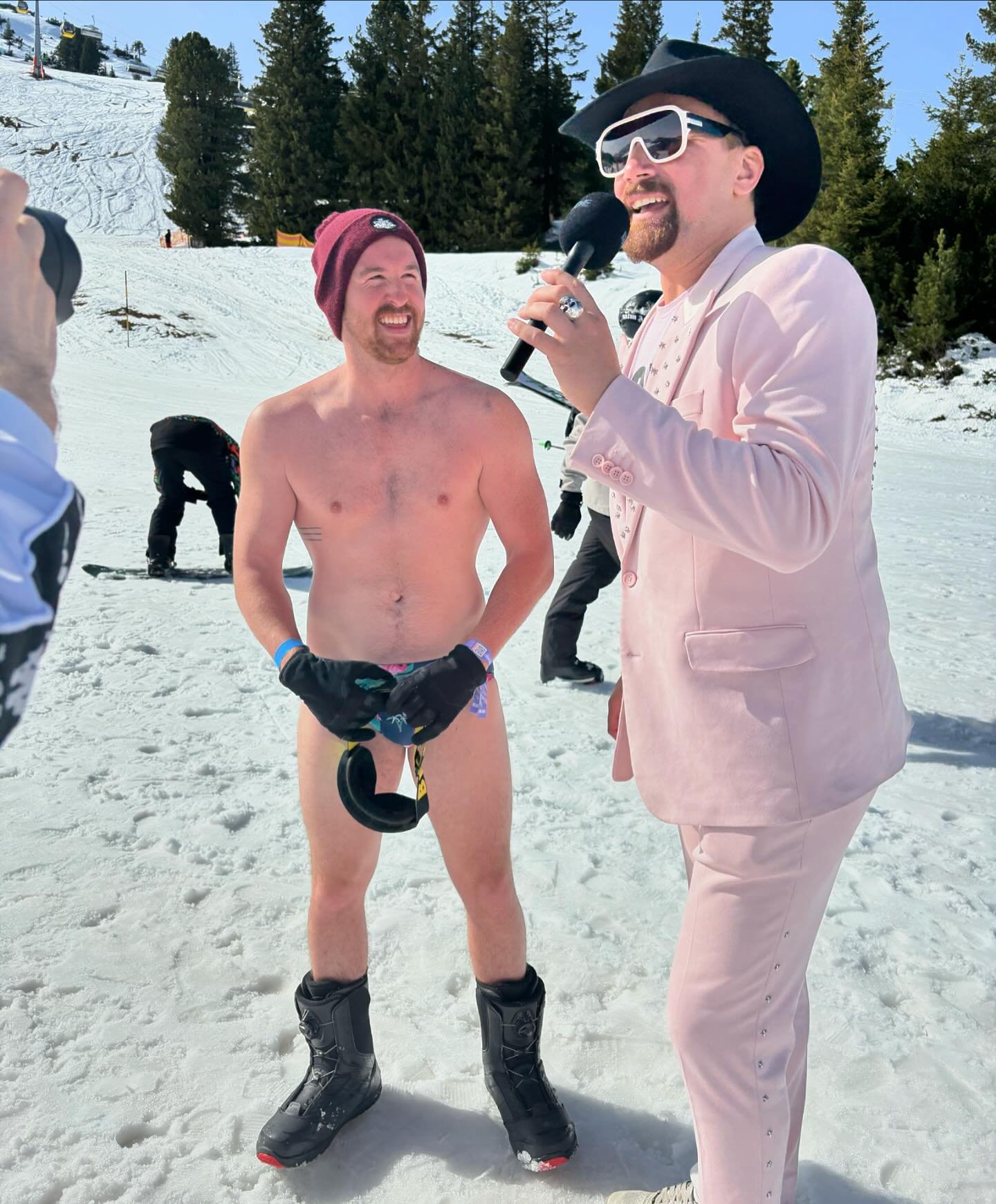 A sinful afternoon taking chairlift confessions at @snowbombingofficial ⛷️ 😈 #snowbombing #snowbombingfestival #austria #skiing #comedy