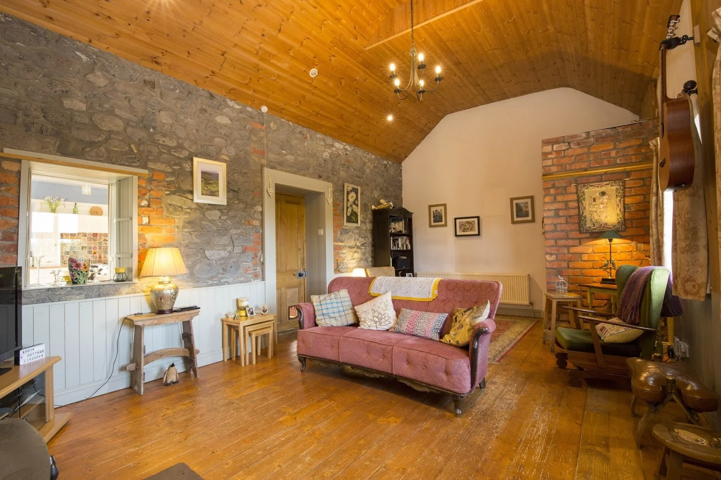 Foy Cottage (30).jpg