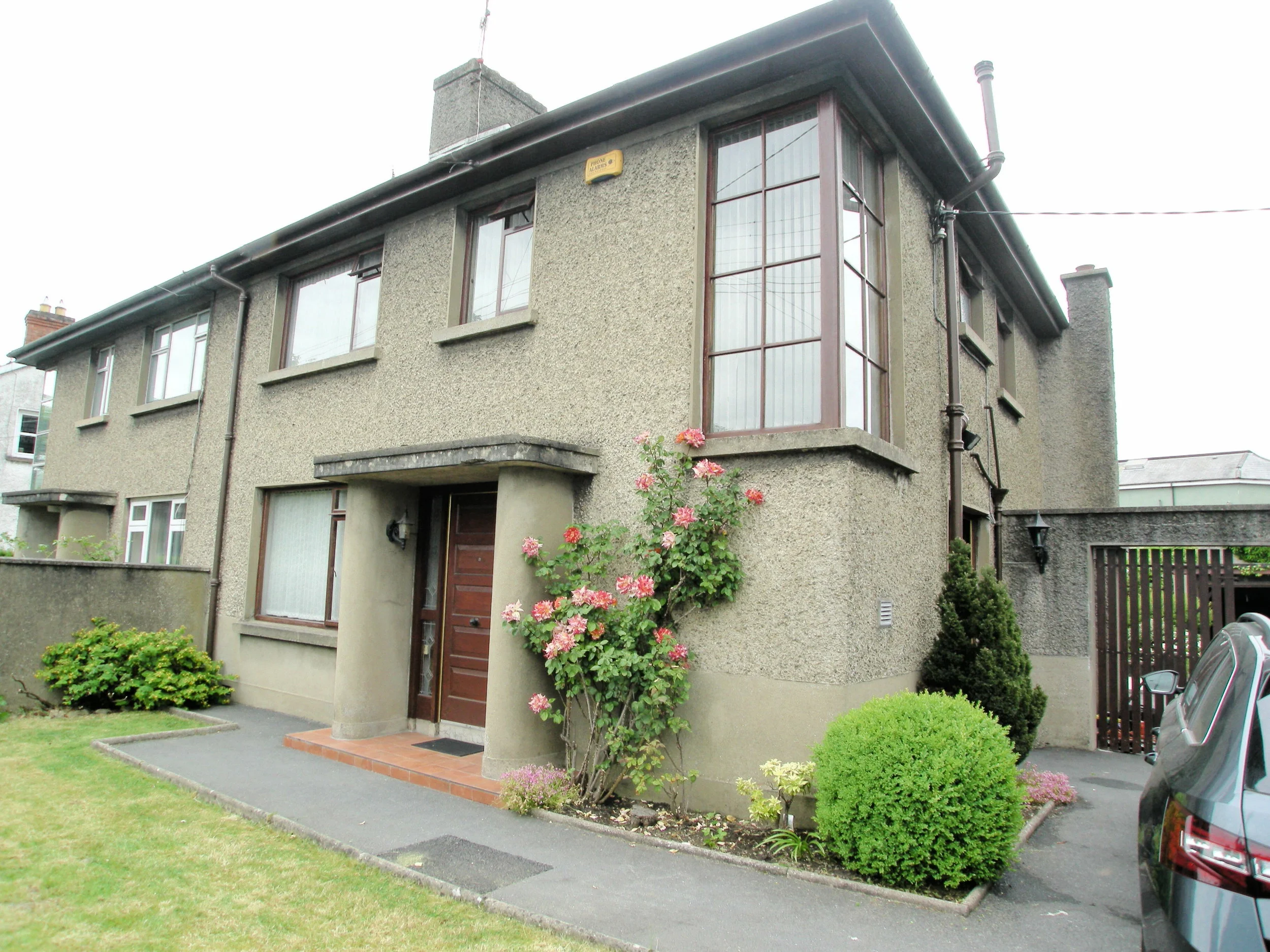 10 Oriel Terrace , Dundalk , Co. louth .