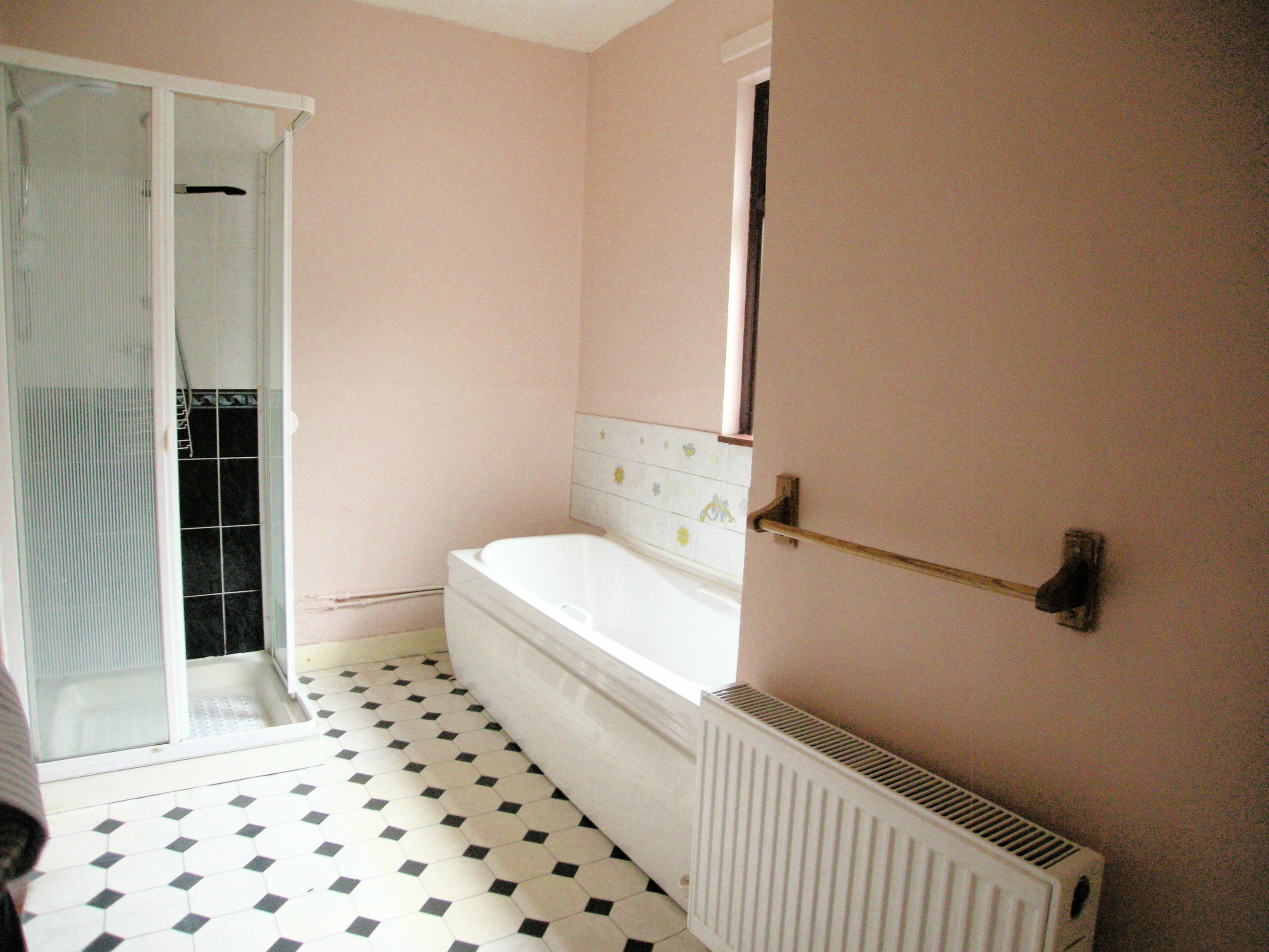 48 O'Hanlon Park , Dundalk , Co. Louth . — McArdle Auctioneers