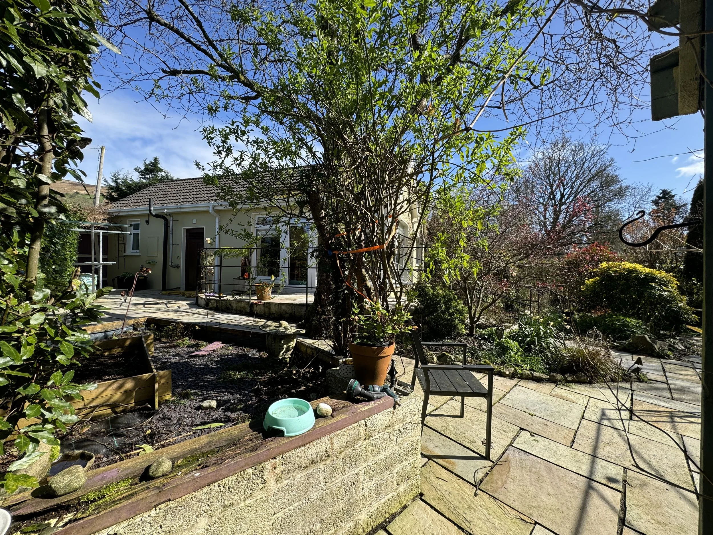 Ravensdale , I. Prior-E.jpg