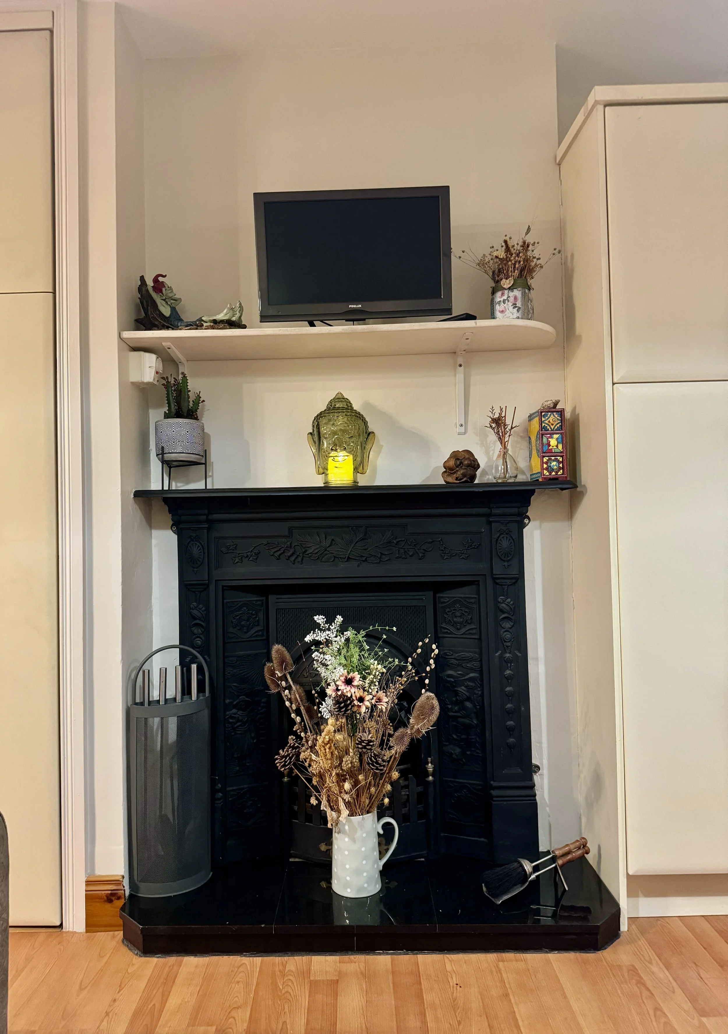 Ravensdale , I. Prior-16.jpg