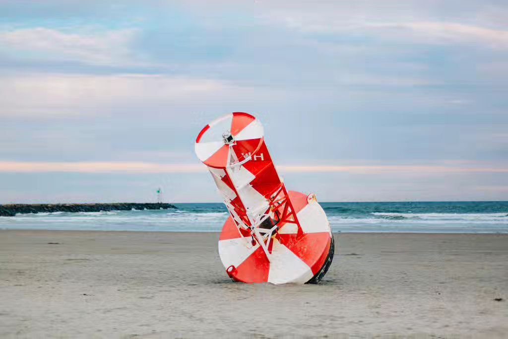 Beached buoy!
.
.
.
.
#tiffanymizzellphotography #wellsmaine #wellsbeachmaine #maine #newengland #coastallivingmagazine #coastalcharm #newenglandcharm #coastalstlye #spring2024 #buoy #beachedbuoy #mainebuoy #maine_igers #newengland_igers #capturemain