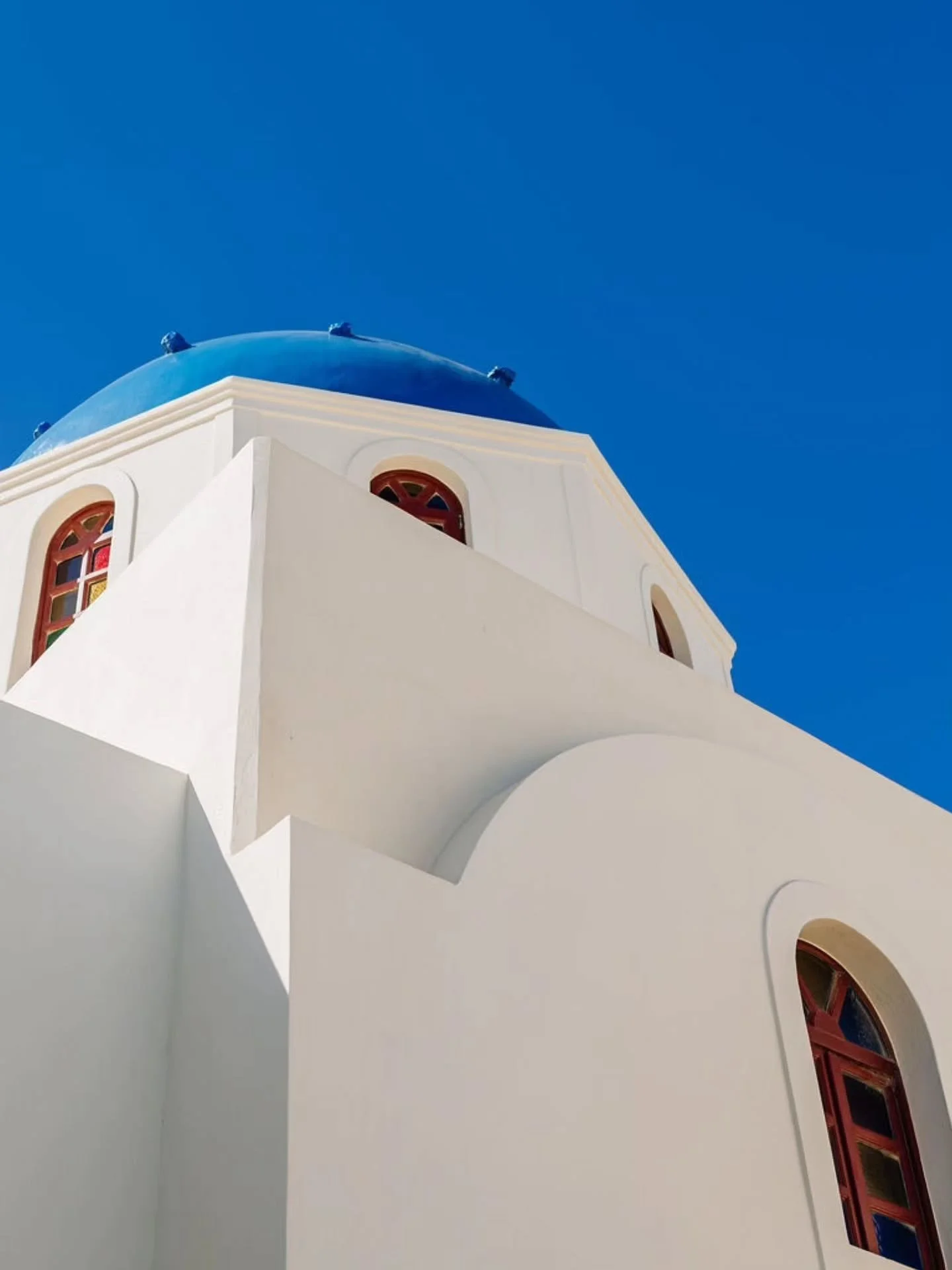 6 hours in Santorini just wasn't enough. It was true magic every inch of the island and I have SO much more to share.  Happy Friday!!