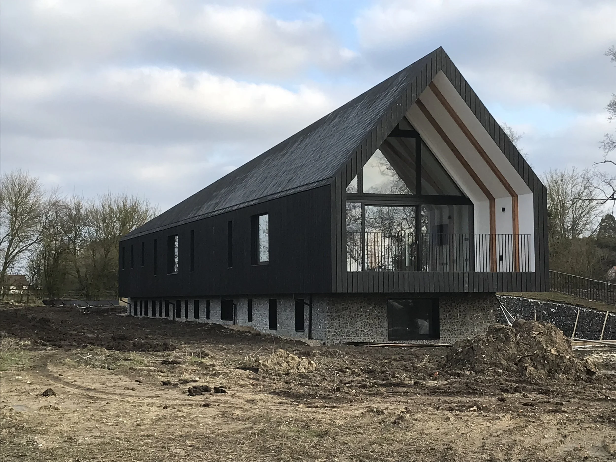 Avon_Crown_Builders_Black_Barn_ Dallinghoo_Completion.jpg