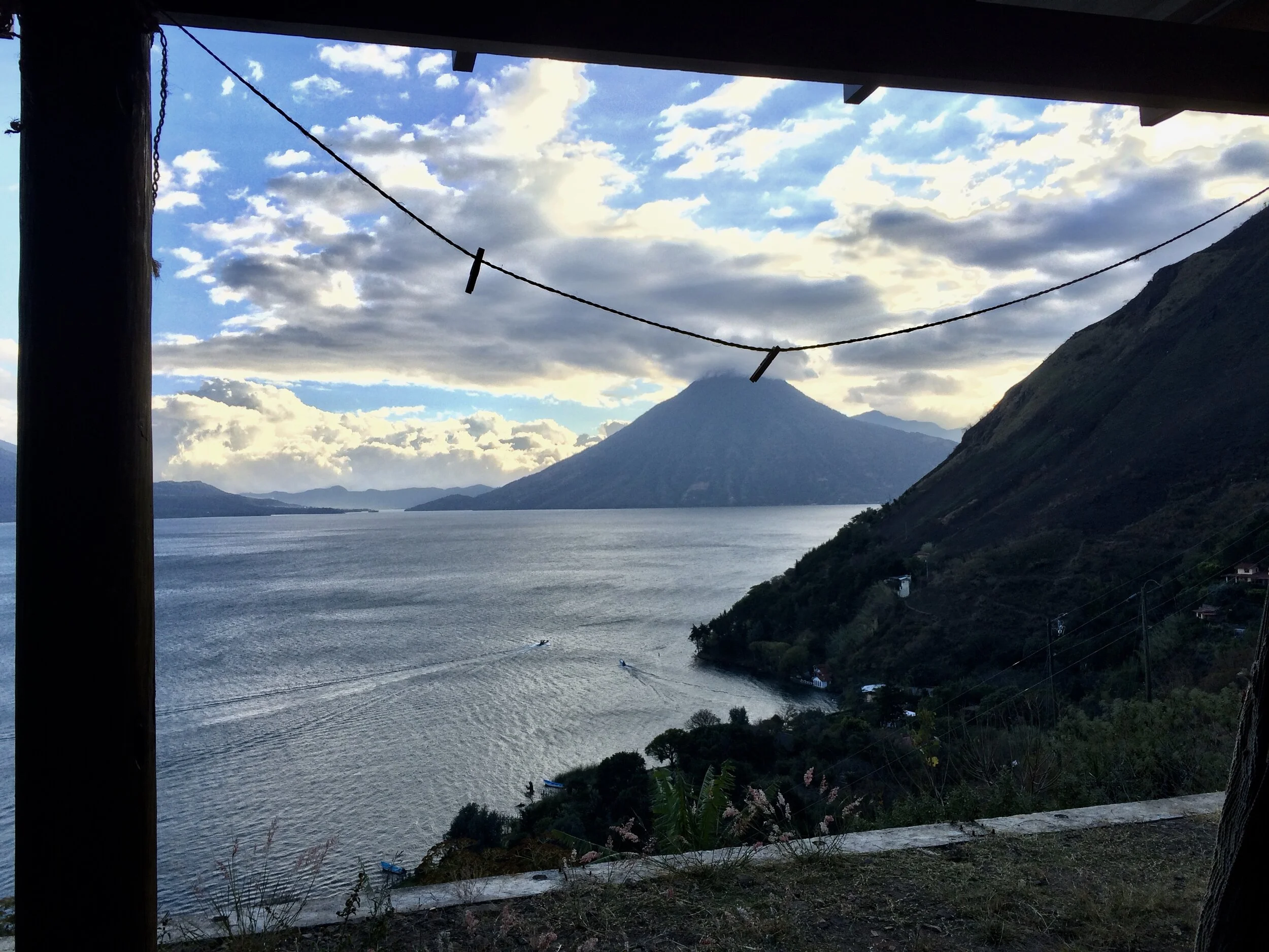 Abrir los ojos y ver esto. Eso es despertar.