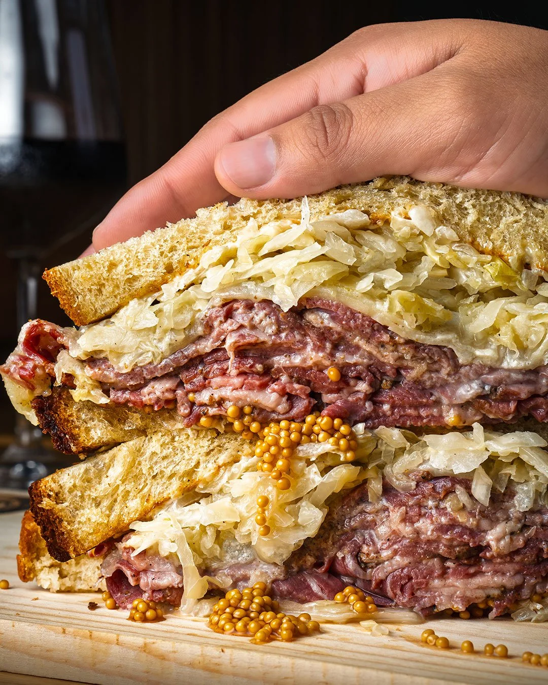 &iquest;Por qu&eacute; conformarse con un s&aacute;ndwich peque&ntilde;o?

En Sal creemos en el tama&ntilde;o real: un s&aacute;ndwich que realmente sacie tu antojo. Nuestro pastrami lo hacemos nosotros mismos, y cuidamos cada ingrediente para que ca
