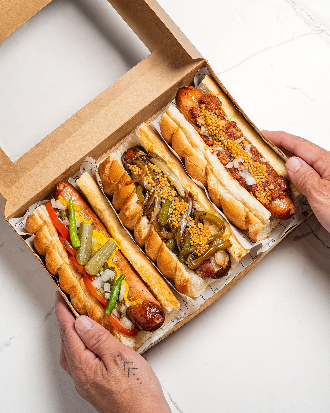 Diciembre y parece que el tr&aacute;fico nunca termina&hellip; pero con el hambre s&iacute; pod&eacute;s terminar.

Ven&iacute; a Sal y prob&aacute; nuestros incre&iacute;bles hot dogs, o ped&iacute; el tuyo por PedidosYa y com&eacute; rico sin hacer