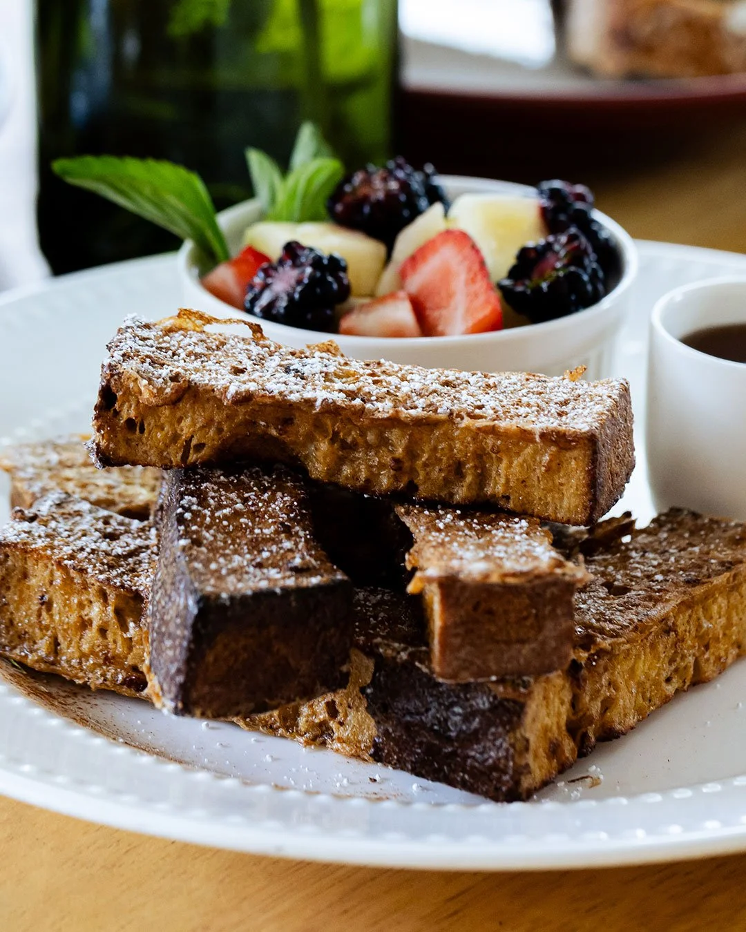 &iquest;Ya sab&iacute;as que en Sal tambi&eacute;n tenemos desayunos? 
Entre nuestras opciones encuentras estas deliciosas tostadas francesas: rebanadas gruesas de pan de molde de masa madre al estilo franc&eacute;s, doradas en mantequilla, con miel 
