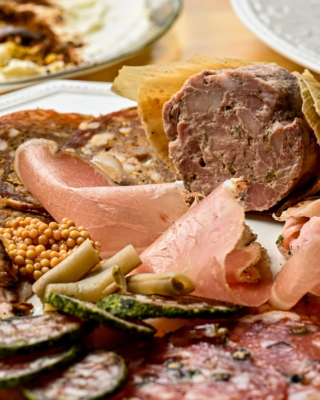 Te toc&oacute; quedarte Guate?  pues ve el lado positivo, O tr&aacute;fico y muchas oportunidades para disfrutar de algo rico para comer y compartir con los que estamos disfrutando de la ciudad. Ven a compartir con los tuyos.
Ven a visitarnos en 3&or