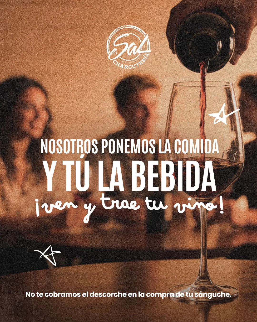 🍷 Mi&eacute;rcoles de "Trae tu vino" Nosotros ponemos el s&aacute;nguche. T&uacute;, la botella.
Sin cobro de descorche &mdash; lo abrimos, servimos y lo mantenemos fr&iacute;o por ti.
Solo unas cosas a tener en cuenta:
&rarr; 1 botella de