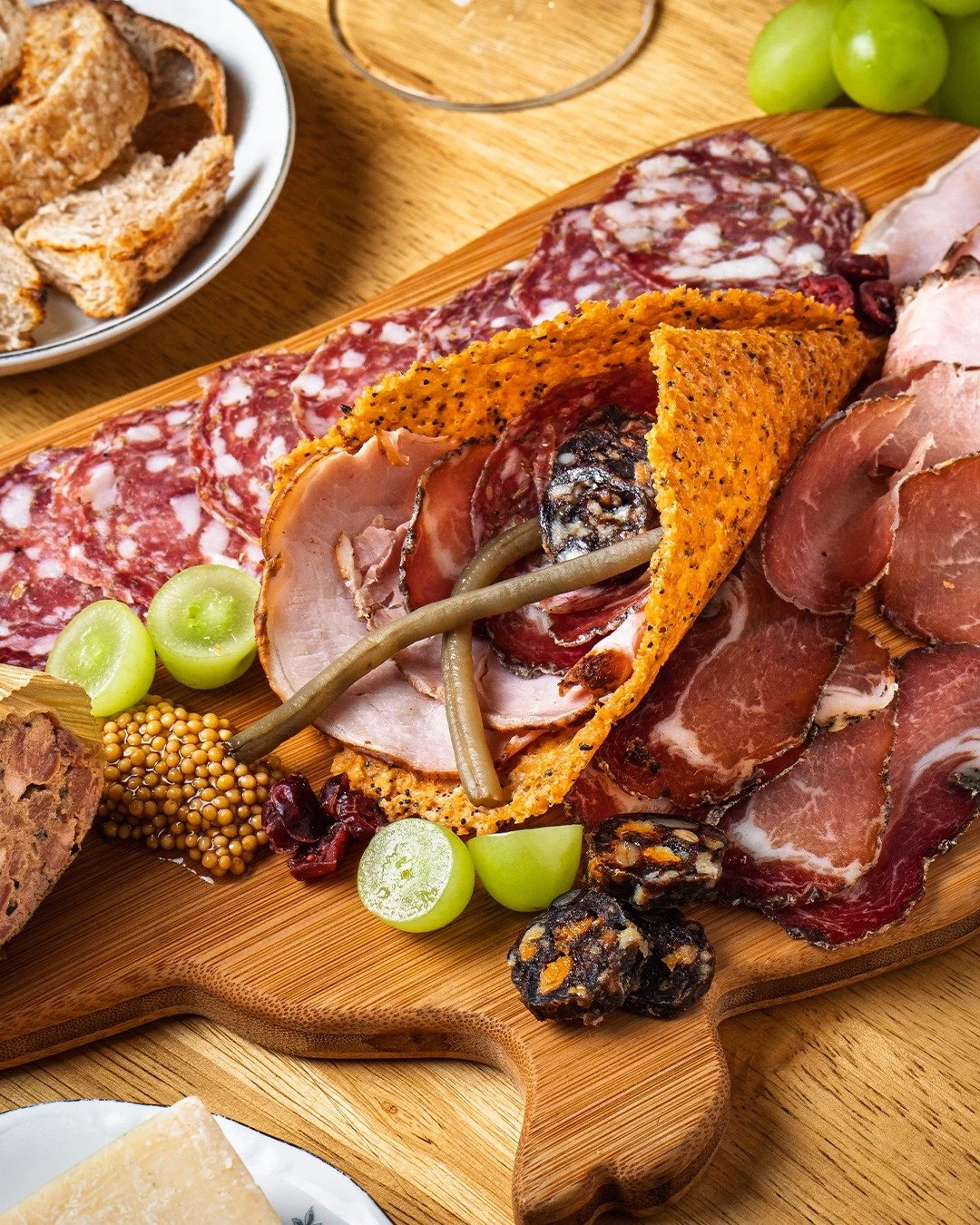 No te podemos explicar el sabor, porque aunque la foto est&aacute; incre&iacute;ble&hellip; no se compara con probarlo.
Visitanos  en 📍 3&ordf; Avenida 14-69, Zona 14 y prueba charcuter&iacute;a de verdad.
 Y si lo acompa&ntilde;as con vinito, mucho
