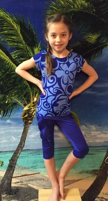 swim-top-with-sash-leggings-set-13.gif