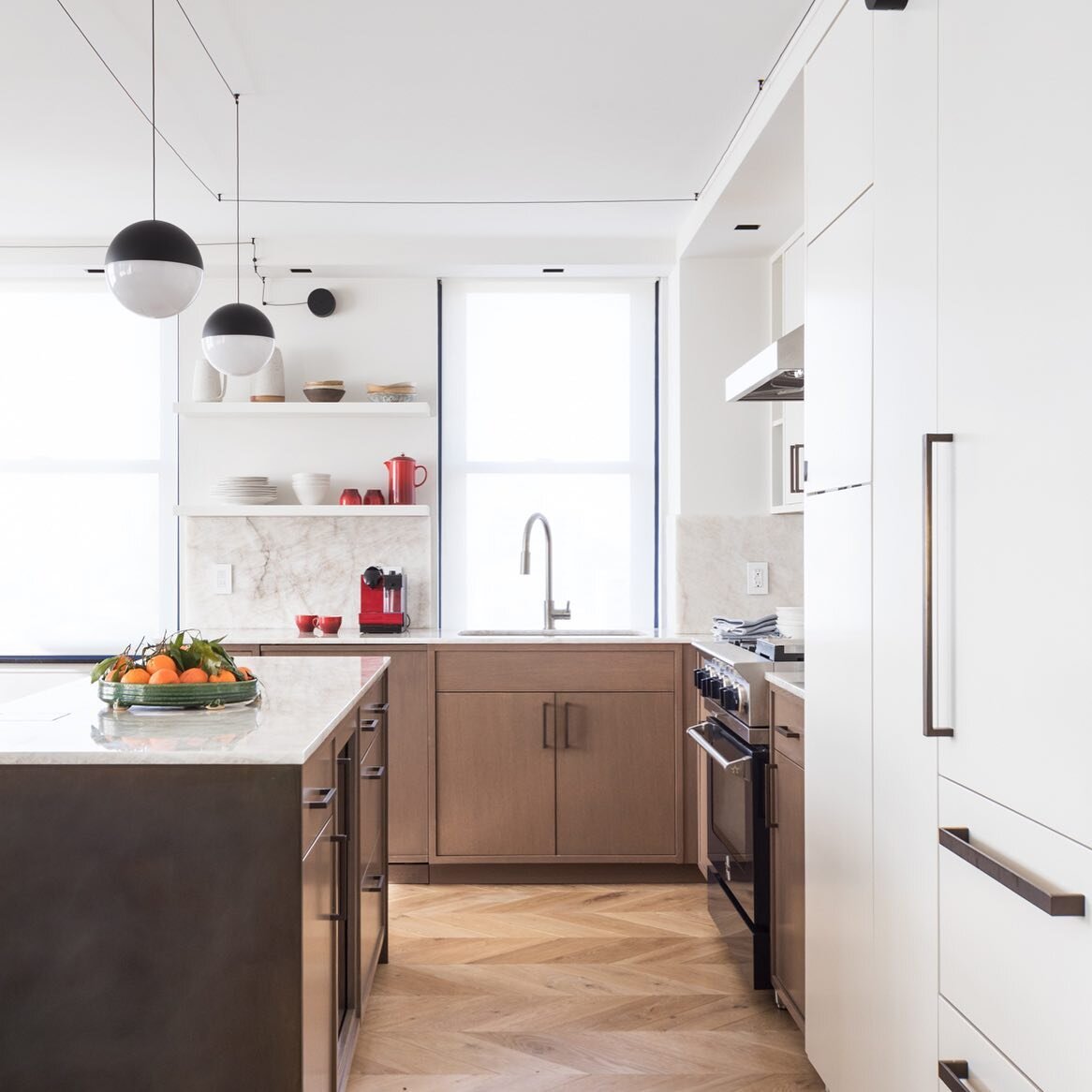 This fully custom kitchen is complete with floating shelves, minimal cabinets, USAI light fixtures, and a metal blackened steel island

Designer @pappasmirondesign 
Architect @dmadpc

&mdash;&mdash;
#nycapartment #generalcontractor #generalcontractor