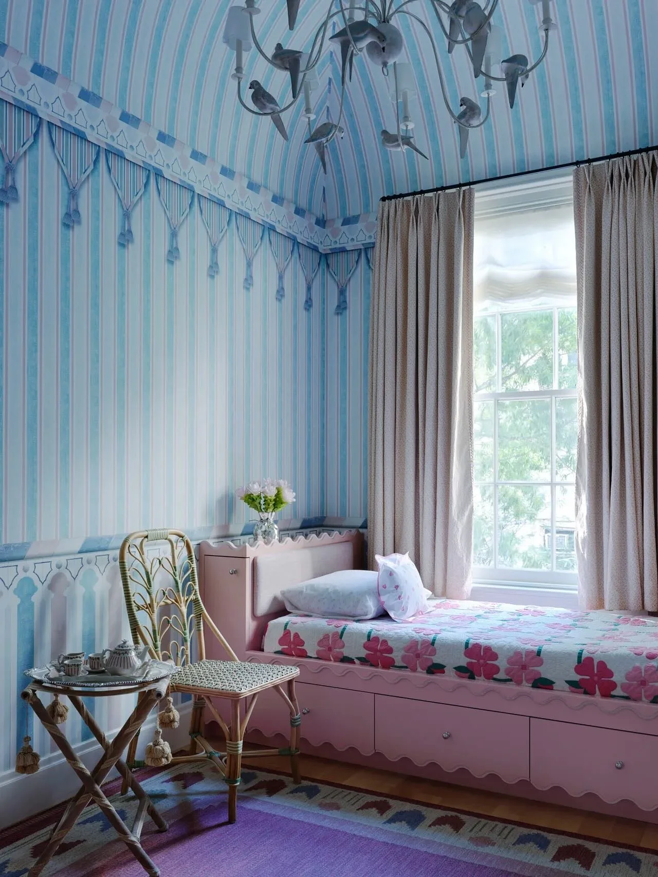 the process behind the vaulted ceiling done inside one of the children&rsquo;s rooms