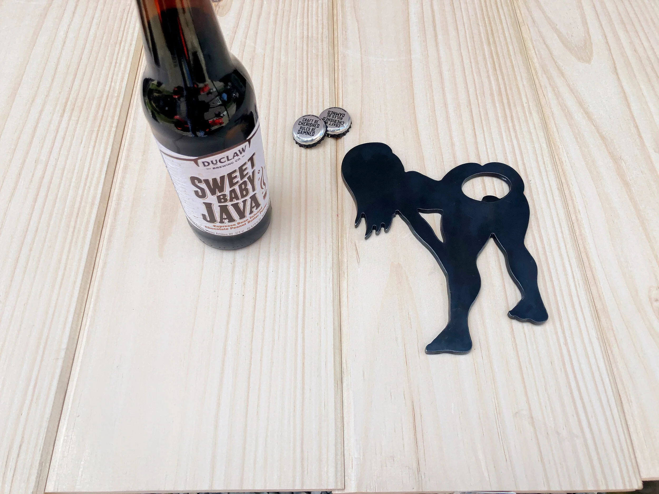 thick_girl_bending_over_metal_bottle_opener_0003.JPG